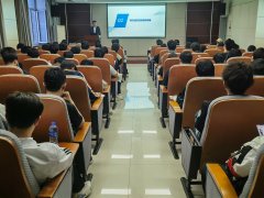 以“飞机及航空策动机成长概述”为从题
